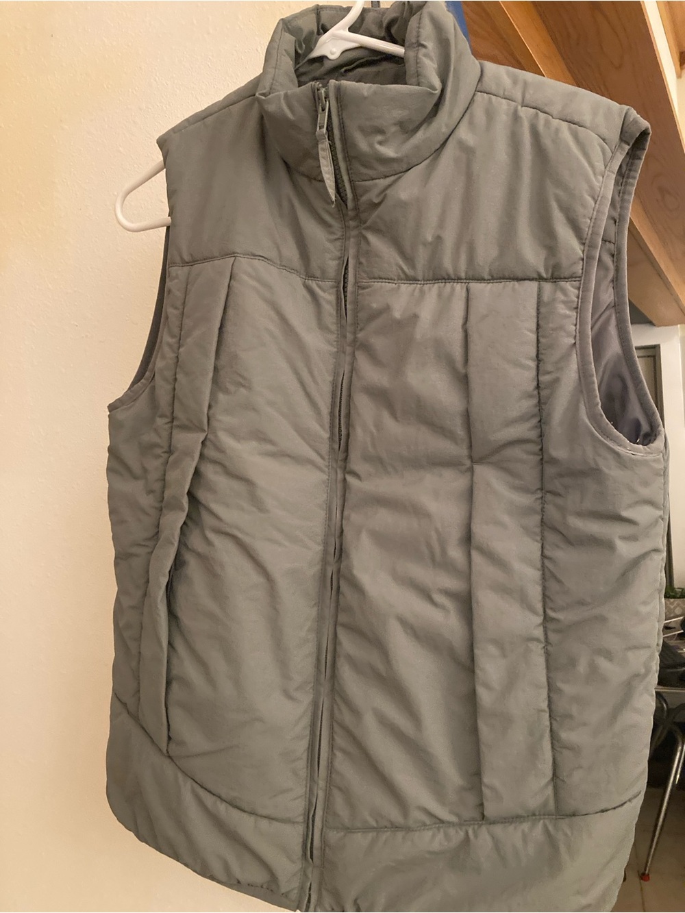 Banana Republic Light Gray Quilted Puffer Vest